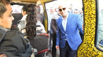 محافظ أسيوط يتفقد مواقف السرفيس ومحطات الوقود لمتابعة الالتزام بالتعريفة الجديدة