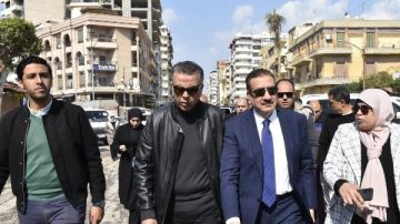 محافظ بورسعيد يتفقد أعمال الرصف بالطبقة الأولى بشارع 15 سبتمبر ببورفؤاد