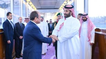  مصر مع أشقائها العرب يتصدر تريند إكس .. والنشطاء: جولة الرئيس السيسي الخليجية تجسيد لوحدة المصير