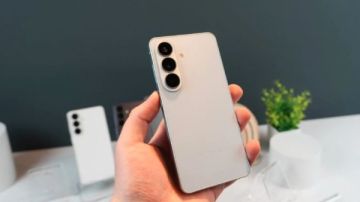 موبايلك هيطلب الأكل وأوبر بدلا منك.. ميزة ذكية من جوجل تصل هواتف Galaxy S26