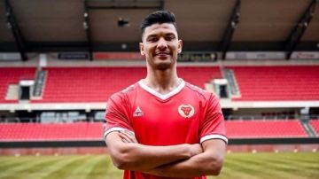 ناقد رياضي يثير الجدل بعد إعارة أشرف داري