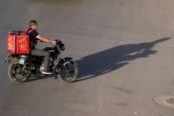  الديلفري في مصر... حياة على كف عفريت 