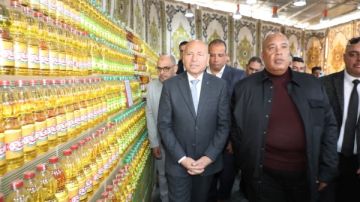 بتخفيضات من 25 إلى 30 .. محافظ القاهرة يفتتح معرض أهلا بالعيد