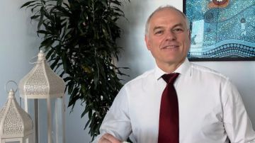 بكحك العيد.. السفير الأسترالي يهنئ الشعب المصري بـ عيد الفطر بكحك العيد.. السفير الأسترالي يهنئ الشعب المصري بـ عيد الفطر