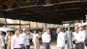 تحذير حاسم من محافظ أسوان لضبط تعريفة السيرفيس وتشديد العقوبات على المخالفين