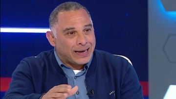 حريف.. ناقد رياضي يشيد بـ أيمن الشريعي بعد مباراة إنبي والزمالك حريف.. ناقد رياضي يشيد بـ أيمن الشريعي بعد مباراة إنبي والزمالك