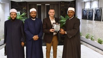 محافظ أسوان يلتقي وفد منطقة الوعظ لتكثيف القوافل الدعوية لتعزيز قيم الولاء والانتماء بين المواطنين