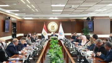 وزير الصحة يتابع مستجدات تأهيل المنظومة بالمنيا قبل إدراجها بالتأمين الشامل وزير الصحة يتابع مستجدات تأهيل المنظومة بالمنيا قبل إدراجها بالتأمين الشامل