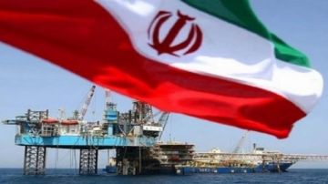 140 مليون برميل.. أمريكا تسمح ببيع النفط الإيراني الموجود على السفن 140 مليون برميل.. أمريكا تسمح ببيع النفط الإيراني الموجود على السفن