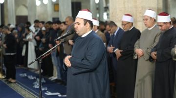 بالقراءات.. أئمة الجامع الأزهر يحيون صلاة التراويح ليلة 25 رمضان.. صور بالقراءات.. أئمة الجامع الأزهر يحيون صلاة التراويح ليلة 25 رمضان.. صور