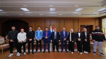 رئيس جامعة كفر الشيخ: حريصون على توفير بيئة تعليمية وبحثية محفزة للإبداع