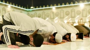 سرحت في الصلاة ونسيت أنا في الركعة الكام؟ علي جمعة يجيب سرحت في الصلاة ونسيت أنا في الركعة الكام؟ علي جمعة يجيب