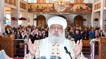 الأنبا ميخائيل يترأس قداس الذكرى الثانية لرحيل الأنبا بيسنتي الأنبا ميخائيل يترأس قداس الذكرى الثانية لرحيل الأنبا بيسنتي