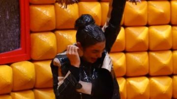 رامز جلال لـ روجينا: إيه حكاية القلم اللي ضربتهولك غادة عبد الرازق في التصوير؟