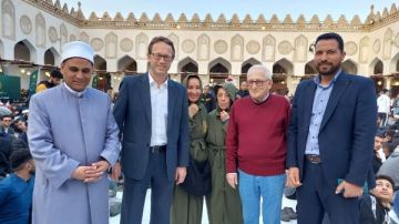 سفيرا إسبانيا وإندونيسيا يحضران إفطار بيت الزكاة والصدقات بالجامع الأزهر.. صور