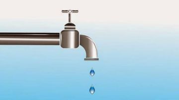 كسر مفاجئ بماسورة مياه رئيسية بوادي النطرون يقطع الخدمة عن المدينة