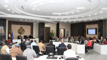 محافظ أسوان يشدد على إزالة التعديات وتقنين أراضي الدولة بسرعة قياسية محافظ أسوان يشدد على إزالة التعديات وتقنين أراضي الدولة بسرعة قياسية