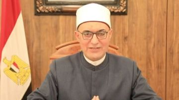 مفتي الجمهورية يعزي وزير الزراعة في وفاة والدته مفتي الجمهورية يعزي وزير الزراعة في وفاة والدته