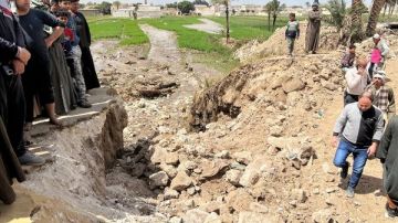 بعد تعرضه للانهيار.. إصلاح الطريق الواصل بين قريتي العابد وجبل الطير القبلية بسمالوط بالمنيا.. صور بعد تعرضه للانهيار.. إصلاح الطريق الواصل بين قريتي العابد وجبل الطير القبلية بسمالوط بالمنيا.. صور