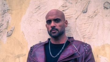 كله بيقلدك.. أحمد بهاء يطلق ثالث أغنيات ألبومه الجديد