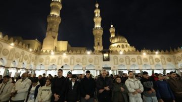 ليلة عامرة بالخشوع والتقوى.. الجامع الأزهر يستقبل آلاف المصلين في صلاة التراويح