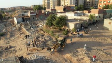 محافظ أسوان يكلف نائبه بقيادة حملة لإزالة 24 حالة تعدى بمنطقة حى الصداقة الجديدة