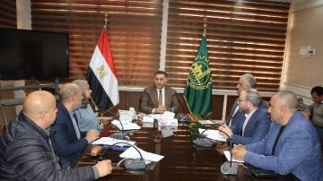 محافظ القليوبية يناقش تقنين أوضاع سيارات السوزوكي والتوكتوك محافظ القليوبية يناقش تقنين أوضاع سيارات السوزوكي والتوكتوك