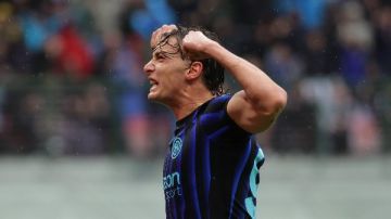 إنتر ميلان يتقدم على أتالانتا بهدف إسبوزيتو في الشوط الأول من الدوري الإيطالي