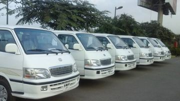 التنمية المحلية: لصق التعريفة الجديدة للمواصلات على الزجاج الأمامي لسيارات نقل الركاب