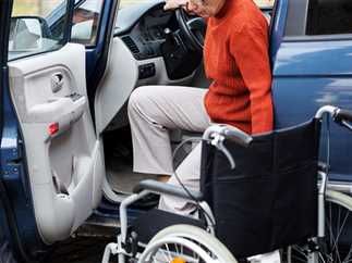 عشر سنوات سجنا .. مشروع قانون يغلظ العقوبات على تزوير بطاقات إثبات الإعاقة واستغلالها