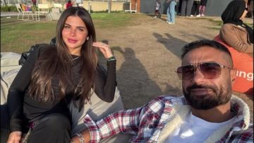 كريم فهمي يغازل زوجته في أحدث ظهور على انستجرام كريم فهمي يغازل زوجته في أحدث ظهور على انستجرام