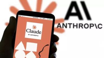 من نزاع عسكري للقمة.. كيف قفز Claude إلى عرش تطبيقات الآيفون فجأة؟