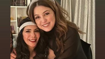 منى زكي تهنئ كندة علوش بعيد ميلادها منى زكي تهنئ كندة علوش بعيد ميلادها