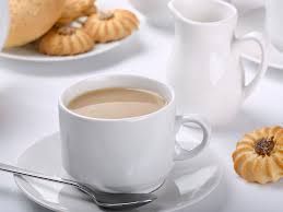 نشرة المرأة والمنوعات ماذا يحدث للجسم عند تناول الشاي باللبن مع الكحك والبسكويت؟.. حالات ممنوعة من تناول الفسيخ