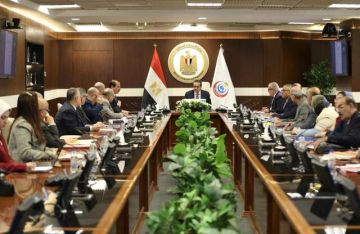 وزير الصحة المصري يناقش إصلاحات منظومة التأمين وتحسين الخدمات وزير الصحة المصري يناقش إصلاحات منظومة التأمين وتحسين الخدمات