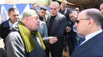  أنا هنا لخدمتكم ..محافظ الغربية يستمع لشكاوى المواطنين في قطور