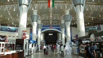 استهداف مطار الكويت الدولي بمسيرات ووقوع أضرار مادية