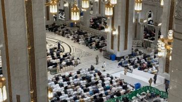 بث مباشر.. شعائر صلاتي العشاء والتراويح من الحرمين الشريفين