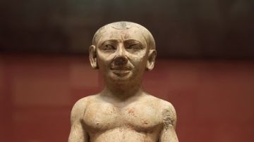 تمثال خنوم حوتب يكشف مكانة وتقدير المصري القديم لـ الأقزام