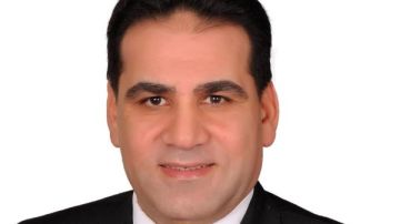 خطة متكاملة .. المحافظ ومدير أمن سوهاج يتابعان غلق المحال التجارية بالمحافظة