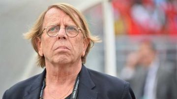 عبث .. كلود لوروا يهاجم قرار الاتحاد الإفريقي لكرة القدم