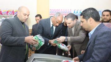 محافظ كفر الشيخ في جولة تفقدية لمتابعة توافر السلع بالأسواق صور