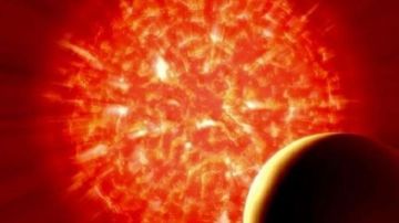 نجم يحتضر أمام التلسكوبات.. تحول نادر قد يسبق أعنف انفجارات الكون