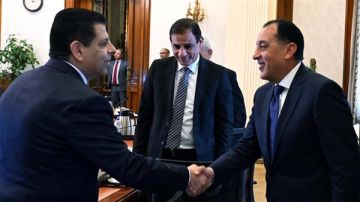 المصري الديمقراطي خلال لقاء مدبولي: الاتفاق على عقد اجتماع دوري كل شهرين المصري الديمقراطي خلال لقاء مدبولي: الاتفاق على عقد اجتماع دوري كل شهرين