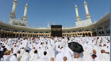 خطيب المسجد الحرام: العيد في الإسلام يتجاوز فيه الفرح إلى أبعاد شرعية خطيب المسجد الحرام: العيد في الإسلام يتجاوز فيه الفرح إلى أبعاد شرعية