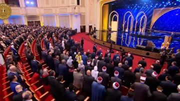 دولة التلاوة.. الرئيس السيسي يهنئ المصريين بليلة القدر