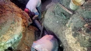 كسر مفاجئ.. إصلاح خط طرد دسوق الرئيسي قطر 225 مم بكفر الشيخ صور