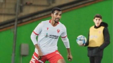 مدفع عبلى.. لاعب موريتاني يدخل التاريخ بأطول رمية تماس عربية