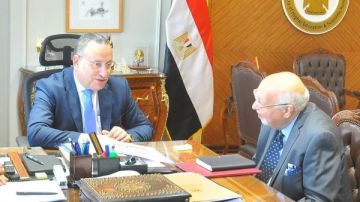 وزير التعليم العالي يبحث إنشاء فرع لجامعة إسبانية في مصر وزير التعليم العالي يبحث إنشاء فرع لجامعة إسبانية في مصر
