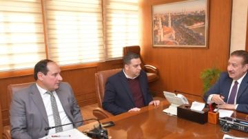 أبو ليمون يستعرض موقف إنشاء كوبري جديد للربط بين بورفؤاد وبورسعيد